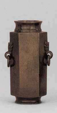 18世纪 双兽环耳六方铜瓶